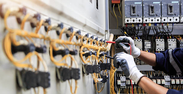 Professional Electrician technician working in Sunset, LA